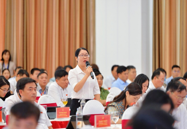 Đại biểu phát biểu tại Kỳ họp thứ 4, HĐND tỉnh Nghệ An Khóa XVIII - Ảnh DIỆP ANH